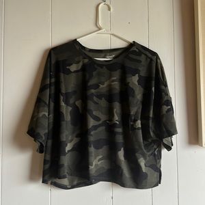 OLD NAVY ACTIVE camo tee size XL